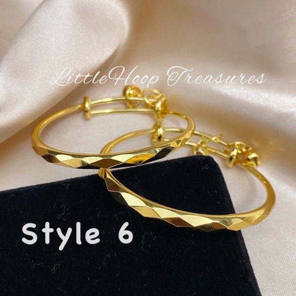 Baby adjustable gold bangle, gold baby bracelet, toddler bangle gift for toddler - Picture 7 of 8